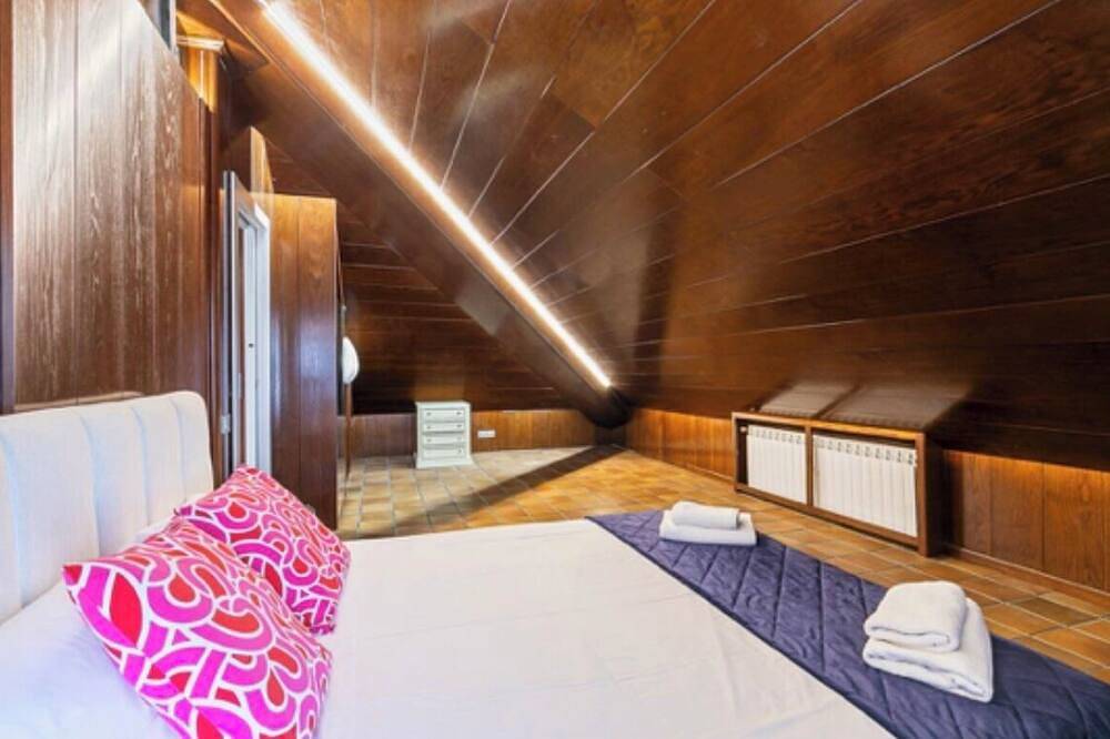 Sea View Villa with Private Pool, Spa, Cinema & Outdoor Living in Badalona, Barcelonès