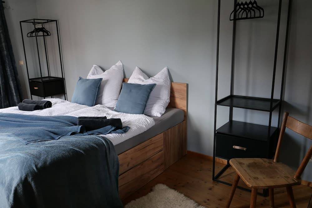 Maison Fuchs - Fantastisches Bauernhaus und Blumengarten, Wifi und Bbq in Sonnenbühl, Albsteig Etappe 11