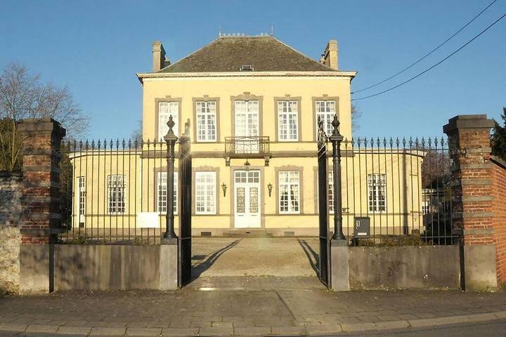 Location de vacances pour 6 personnes, avec Terrasse et Jardin à Belœil