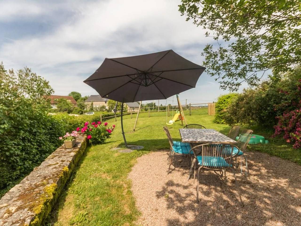 Charmantes Haus im Morvan mit Garten, Internet über Glasfaser, ideal für Familien in Lormes, Naturpark Morvan