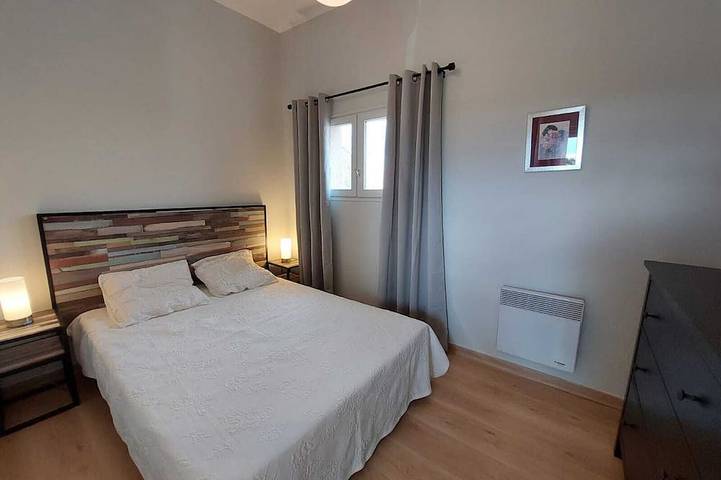 Entire apartment, Bright Cottage In The Heart Of Luberon. Pool unavailable from July 4 to Sept 1. in Forcalquier, Parc naturel régional du Luberon