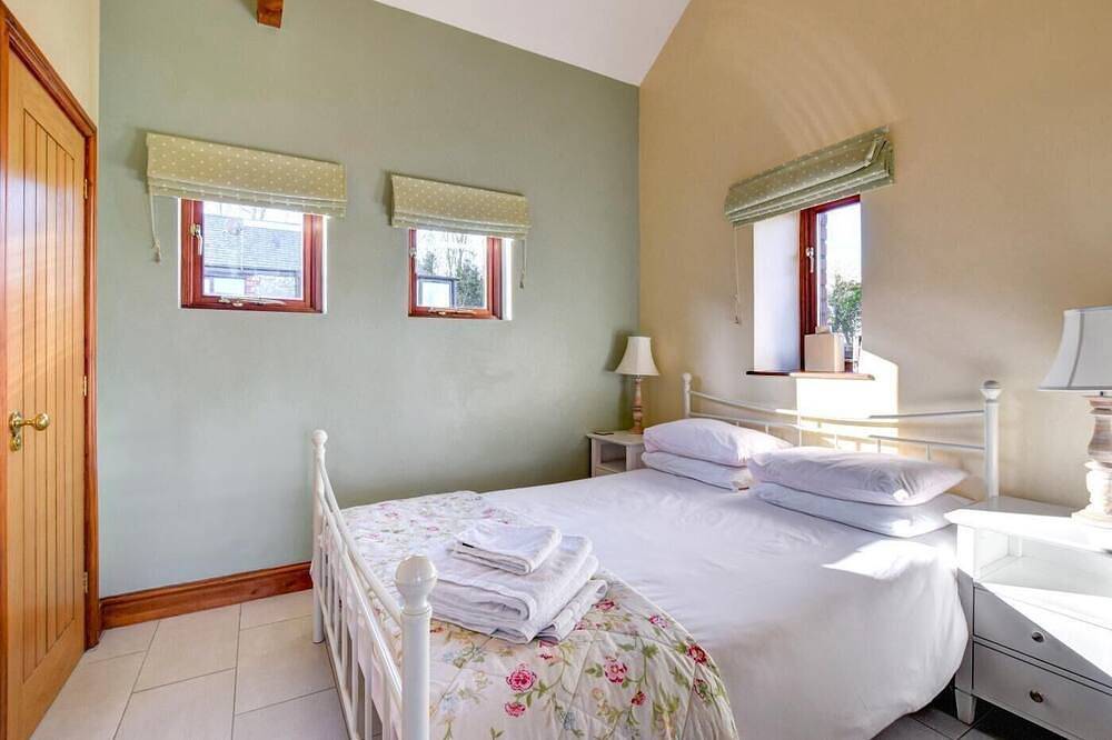 4 Bed in Barry (oc-bow164) in Barry, Région de Vale of Glamorgan