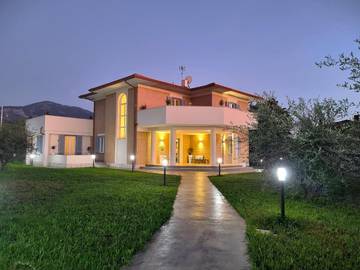 Cottage pour 2 personnes, avec jardin et vue, animaux acceptés à Cori