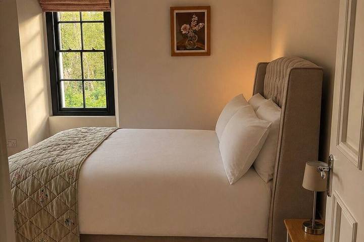Ruhige 7-Schlafzimmer-Villa im charmanten Dundrum, ideal für Gruppen und Familien. in Kilpatrick, County Tipperary