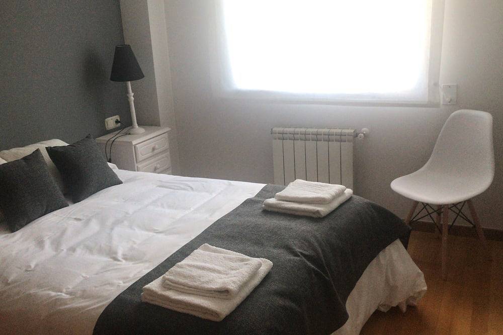 Appartamento intero, Resto di Sar. Appartamento spazioso, soleggiato e tranquillo. in Santiago di Compostela, Provincia della Coruña
