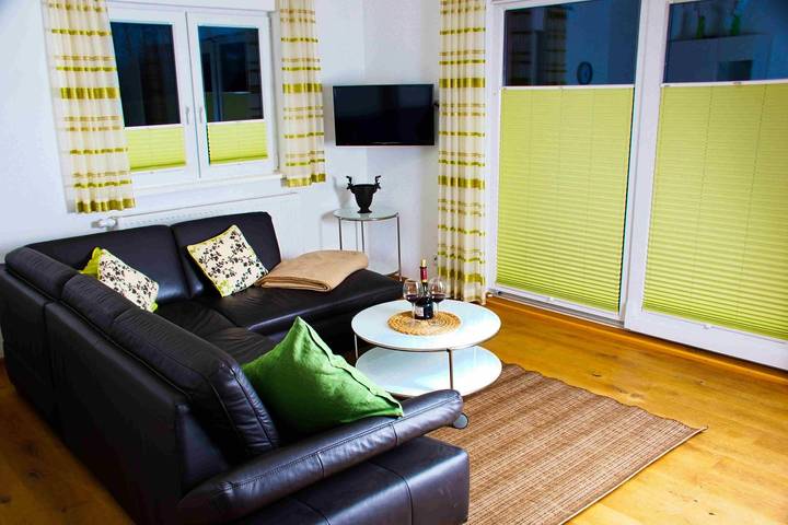 Vacation rental for 4 people, with balcony and yard in Hesse