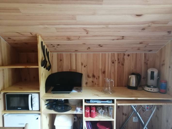 Cabaña 'Gavarnie, Sanitaire Camping' con vistas a la montaña, terraza privada y wifi in Gèdre, Gavarnie-Gèdre