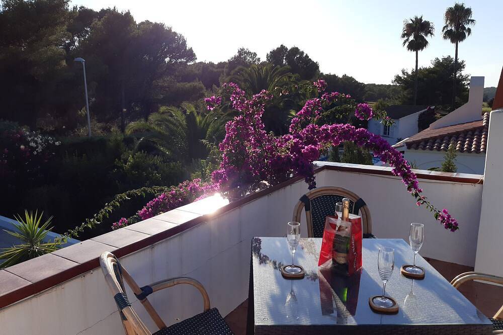 Charming Villa, Golf And Beach On The North Coast Of Minorca. in Son Parc, Es Mercadal