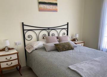 Gîte pour 6 personnes, avec terrasse et vue à La Sénia