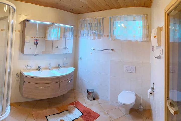 Ganze Wohnung, Top Ferienwohnung 130 qm mit 2 neuen Schlafzimmern, Kamin, Sauna, Wlan, Carport in Reichenau (Österreich), Nockberge
