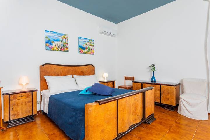 Bed and Breakfast 'Carolea' con piscina condivisa, Wi-Fi e aria condizionata in Pennisi, Aci Sant'Antonio
