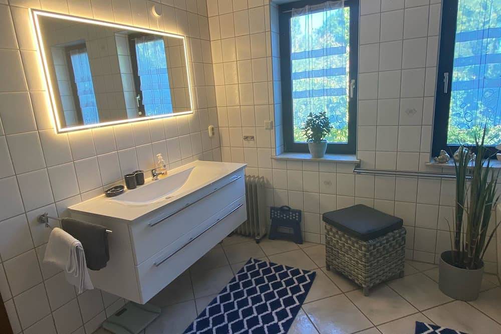 Ferienwohnung Pier 7 - direkt am See! in Bitterfeld, Bitterfeld-Wolfen
