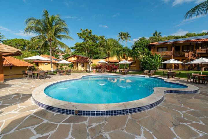 Alojamiento y desayuno para 3 personas, con terraza además de piscina y jardín - 1