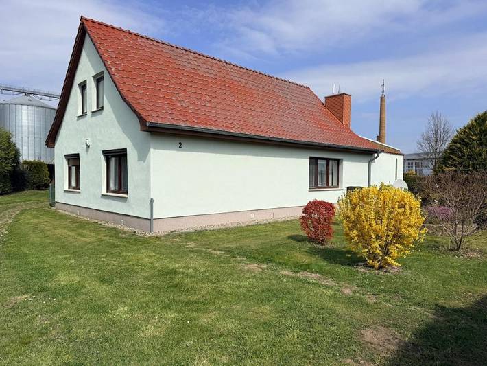 Ferienwohnung für 5 Personen, mit Terrasse und Garten in Zehna