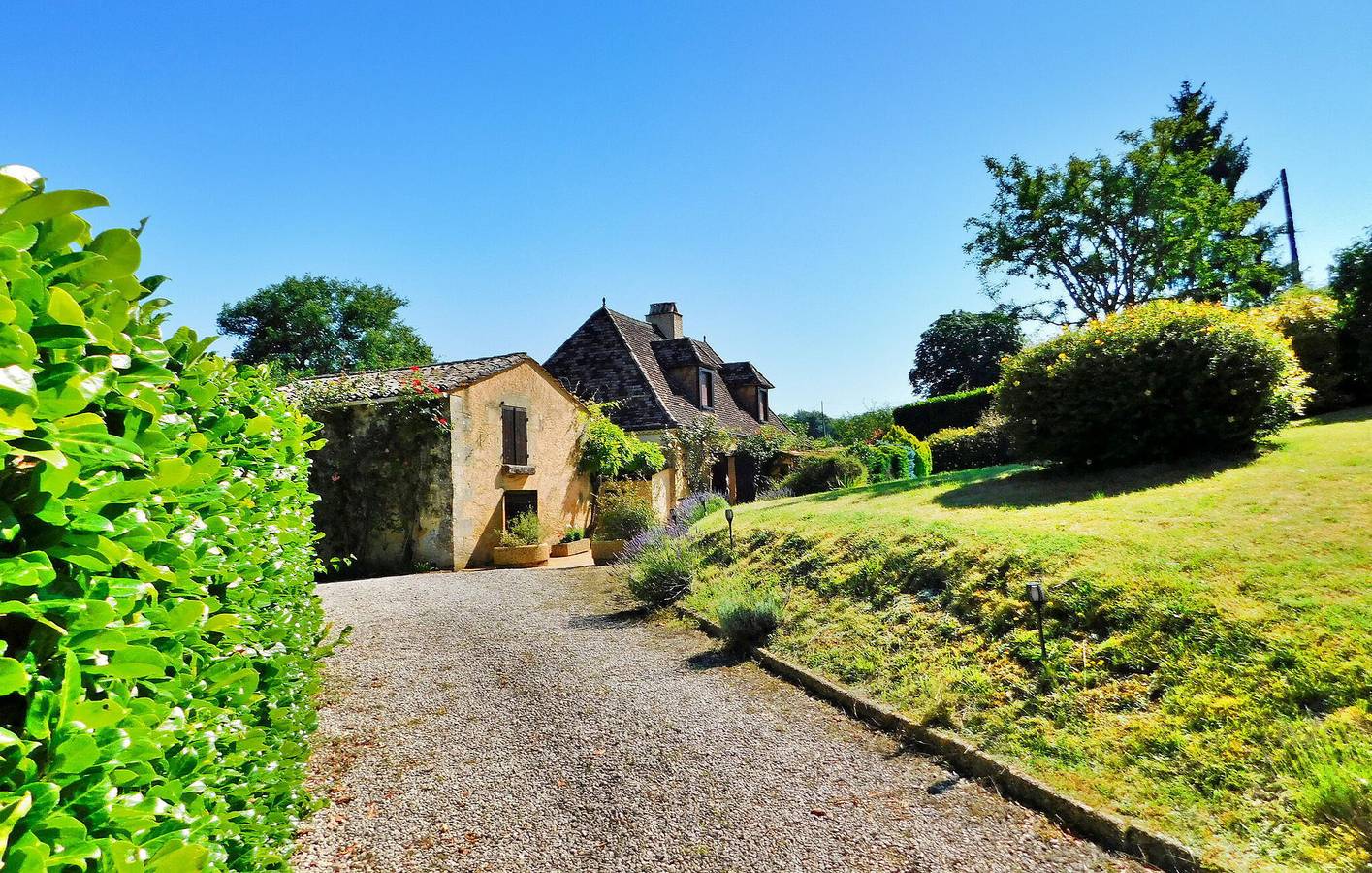 Appartement de 180 m² avec piscine, parking et cheminée in Lanquais, Périgord Pourpre