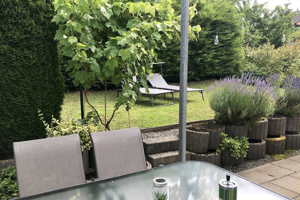 Ganze Wohnung, Schicke 2-Zimmer-Wohlfühloase mit Terrasse & Garten in Waldbronn in Waldbronn, Nordschwarzwald