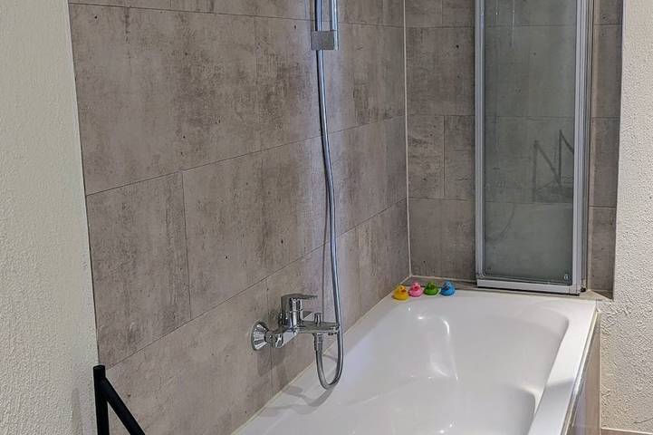 's klä Haisel - freistehendes Ferienhaus zentrumsnahe am Rande des Pfälzerwaldes in Neustadt-Stadtmitte, Neustadt an der Weinstraße