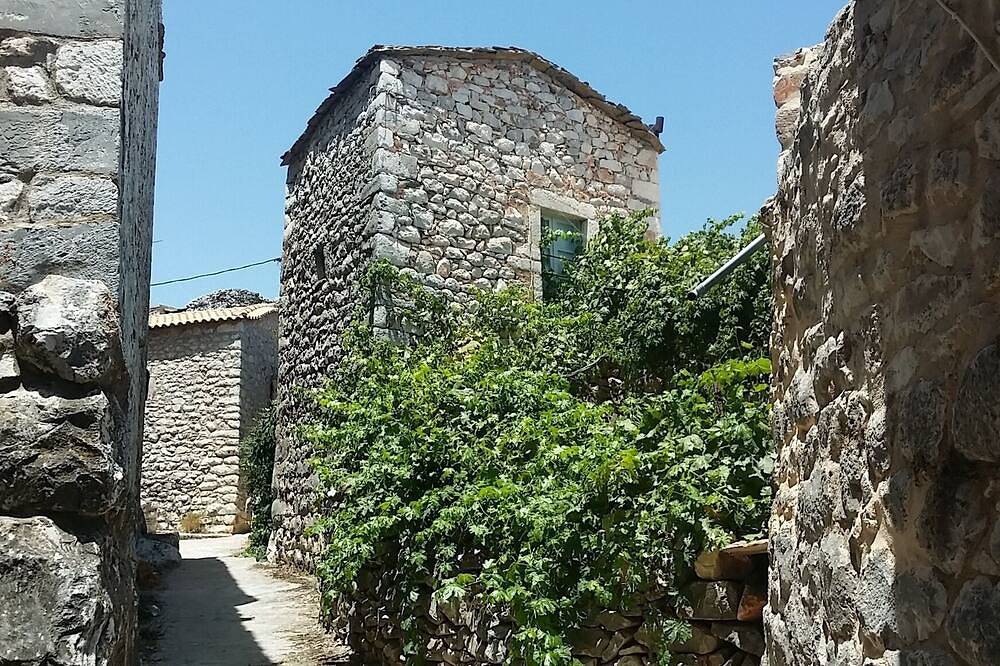 Altes Turmhaus auf der Halbinsel Mani in Peloponnes