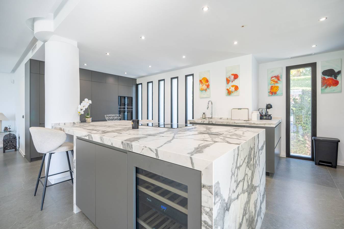 Villa Karma -Elegant Villa with Pool, Garden & Mul in El Paraiso Golf Estepona, Benahavís