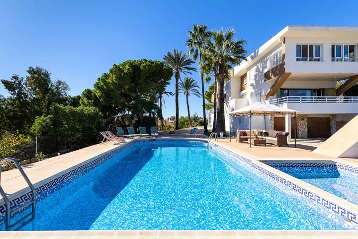 Villa für 16 Personen, mit Garten und Pool in Alicante