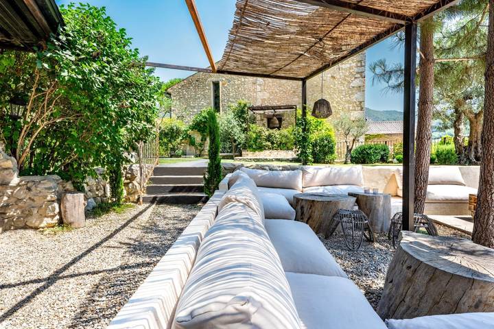 Location de vacances pour 2 personnes, avec sauna ainsi que jardin et jacuzzi dans Drôme provençale - 4