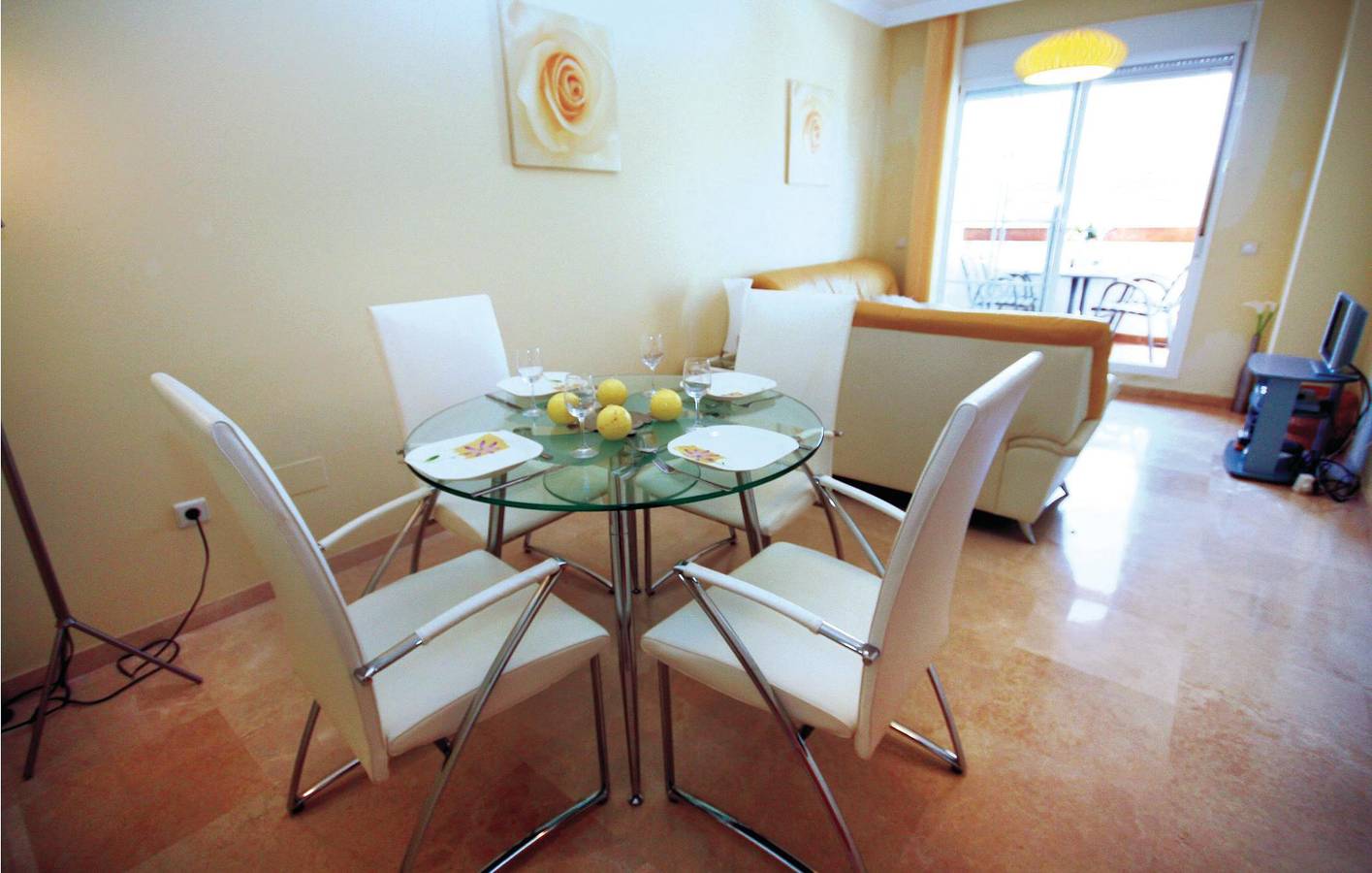 Entire holiday apartment, Poolside Terrace Apartment: 2.5km to Bil Bil Beach in Torrequebrada, Benalmádena