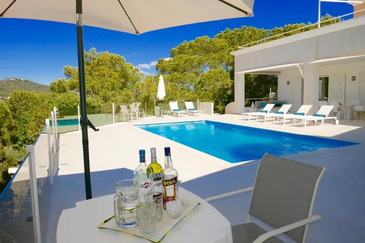 Villa für 6 Personen, mit Terrasse und Garten sowie Pool - 1