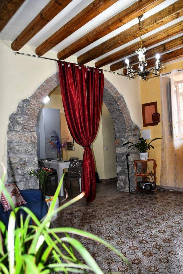 L' Arco Antico in Caccamo, Provincia di Palermo