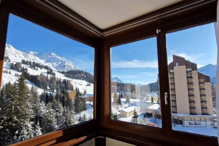 Vacation rental for 4 people, with sauna and pool as well as yard, with pets in Mesocco