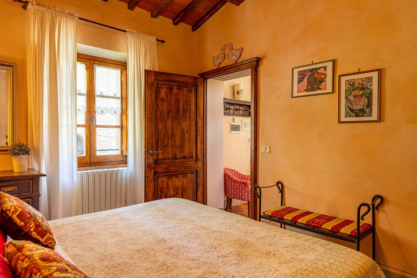 Agriturismo 'Borgo Dolci Colline Spa Cipresso' con piscina in comune, Wi-Fi e aria condizionata in Castiglion Fiorentino, Provincia di Arezzo