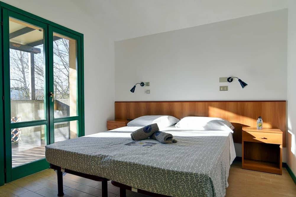 Entire apartment, La Risacca Family Camping Village three-room apartment Trilo for 4 people in Fermo Province