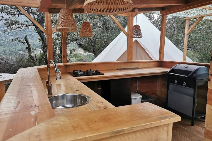 Gîte pour 6 personnes, avec terrasse à Castirla