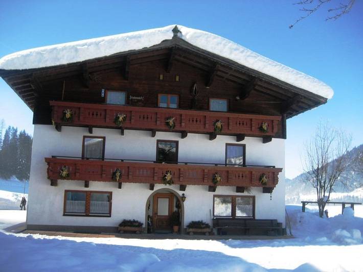 Ferienwohnung für 4 Personen, mit Balkon und Terrasse sowie Garten und Ausblick