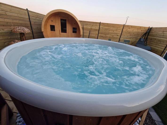 Location de vacances pour 2 personnes, avec Jacuzzi et Terrasse ainsi que Jardin et Sauna à Sailly-sur-la-Lys