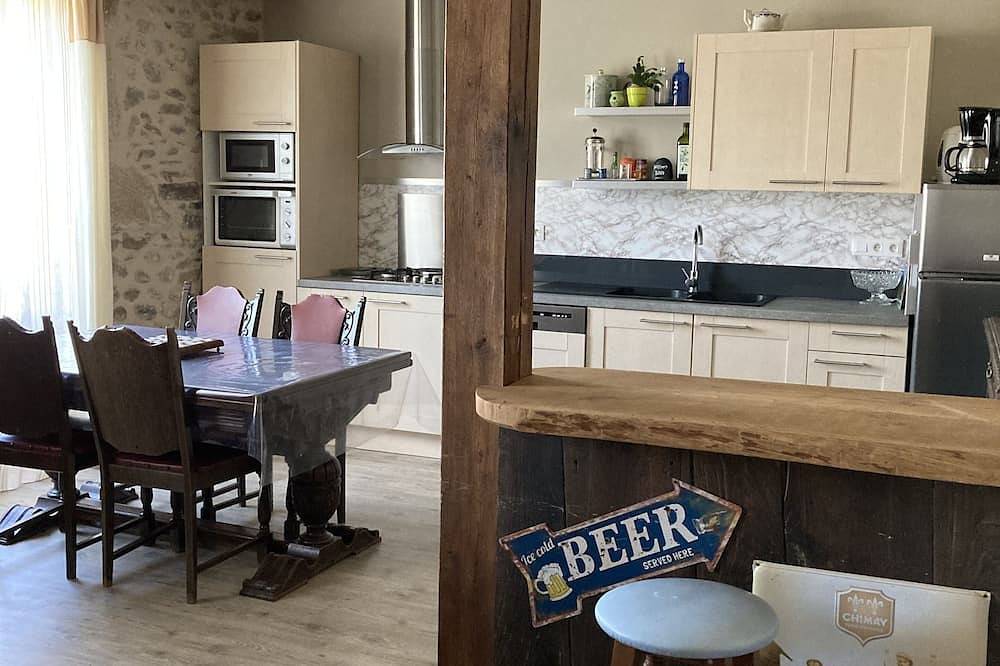 Apartamento entero, Spacious and bright apartment in Argentat-sur-Dordogne, Región de Tulle
