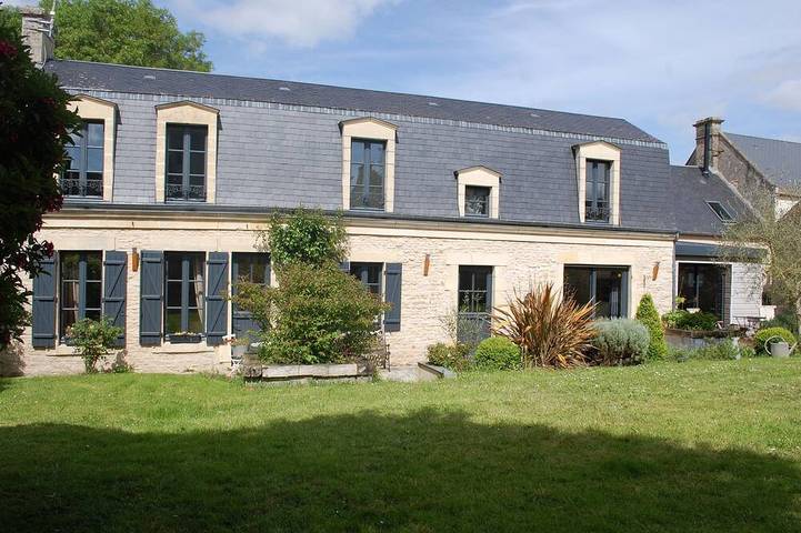 Gîte pour 8 personnes, avec sauna et terrasse ainsi que jardin et jacuzzi