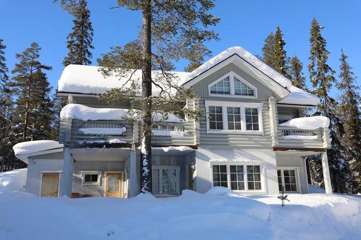 Appartement de vacances pour 8 personnes, avec balcon ainsi que sauna et jacuzzi, adapté aux familles