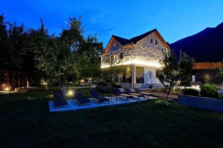 Willa dla 16 osób, z widok i balkon oraz ogród - 1