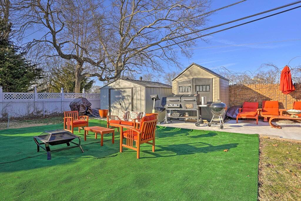 Ganze Wohnung, Cozy & Convenient Elmont Retreat w/ Patio! in Elmont, Nassau County
