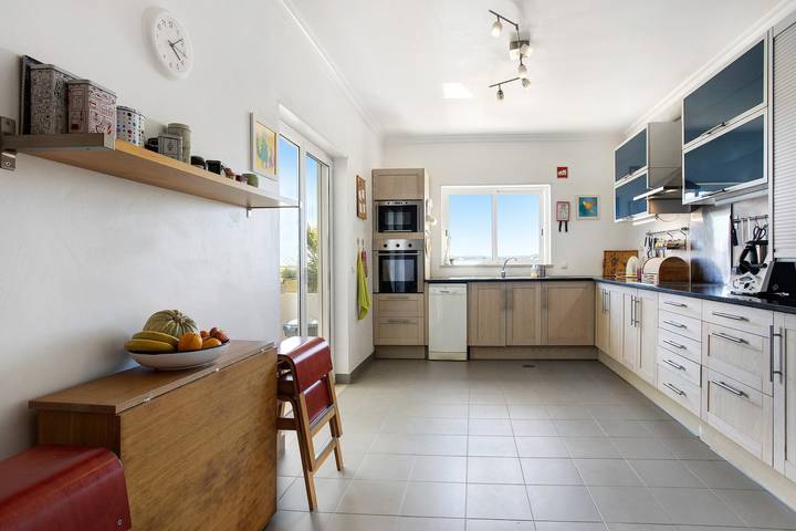 "Villa Carrapateira" con vista sulle montagne, Wi-Fi, giardino e terrazza; Pet-Friendly in Bordeira, Parco naturale del sud-ovest dell'Alentejo e della Costa Vicentina