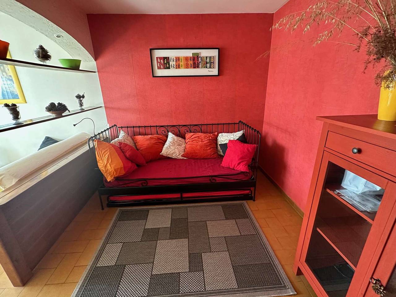 Appartement de vacances entier, Grand T2 avec loggia et terrasse à proximité du port de Saint Mandrier et des plages in Saint-Mandrier-sur-Mer, Région de Toulon