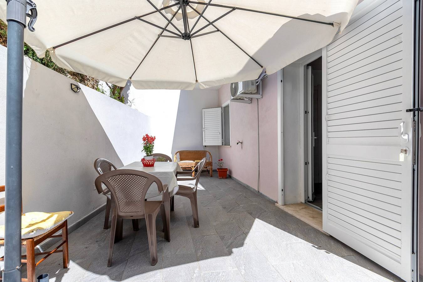 Appartamento intero, Appartamento 'Casa Angela' con giardino privato, balcone e aria condizionata in Nulvi, Provincia di Sassari