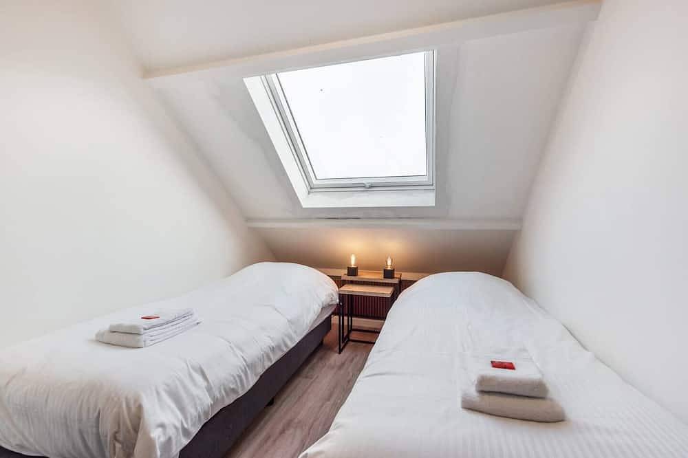 Geheel appartement, Villa Amelie -- Modern villa @ the beach w. garden in Oostduinkerke, Koksijde