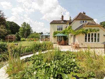 Cottage for 10 People in North Wessex Downs, South West England, Photo 1