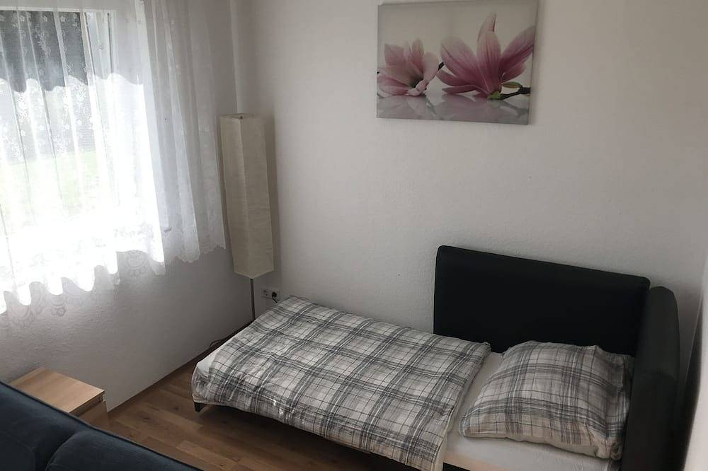 Ganze Wohnung, Helle Fewo  f. Familien, Urlauber, Handwerker, Monteure in Ellwangen, Ostalbkreis