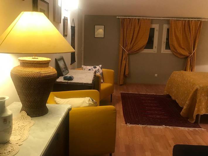 Location de vacances pour 2 personnes, avec piscine et vue ainsi que terrasse et jardin à Saint-Siffret - 2