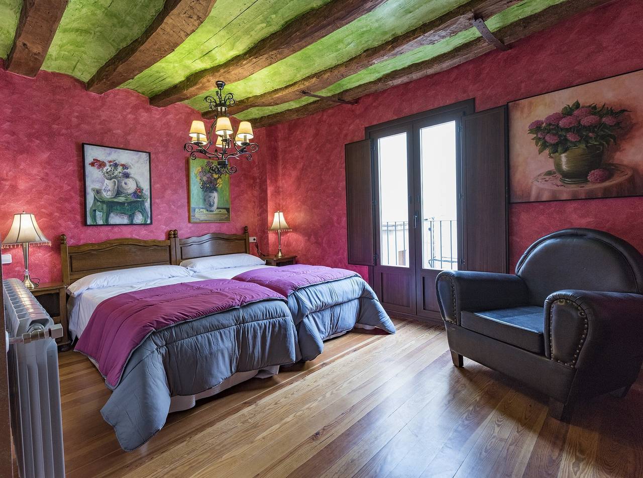 Zimmer 'El Tordo' mit Bergblick, Weinkeller und unbegrenztem Spa-Zugang in Lerín, Navarra Provinz