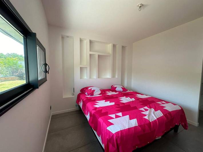 Location de vacances pour 8 personnes, avec terrasse et jardin ainsi que vue et piscine à Saint-Maurice-l'Exil - 2