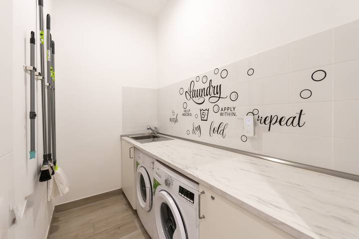 Apartamento vacacional entero, M Los Ángeles: habitación con comodidad in Centro (Madrid), Madrid