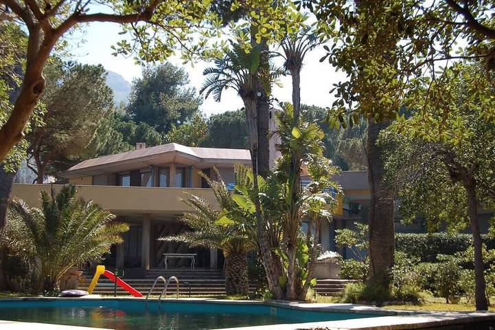 Ferienwohnung für 3 Personen, mit Whirlpool und Pool sowie Garten, mit Haustier in Mondello